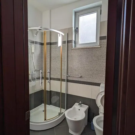 فيلة Classic Villa-spacious Center Free Parking تيرانا