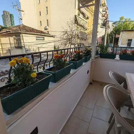Willa Classic Villa-spacious Center Free Parking Tirana