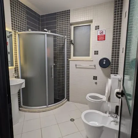 Classic Villa-spacious Center Free Parking فيلة تيرانا